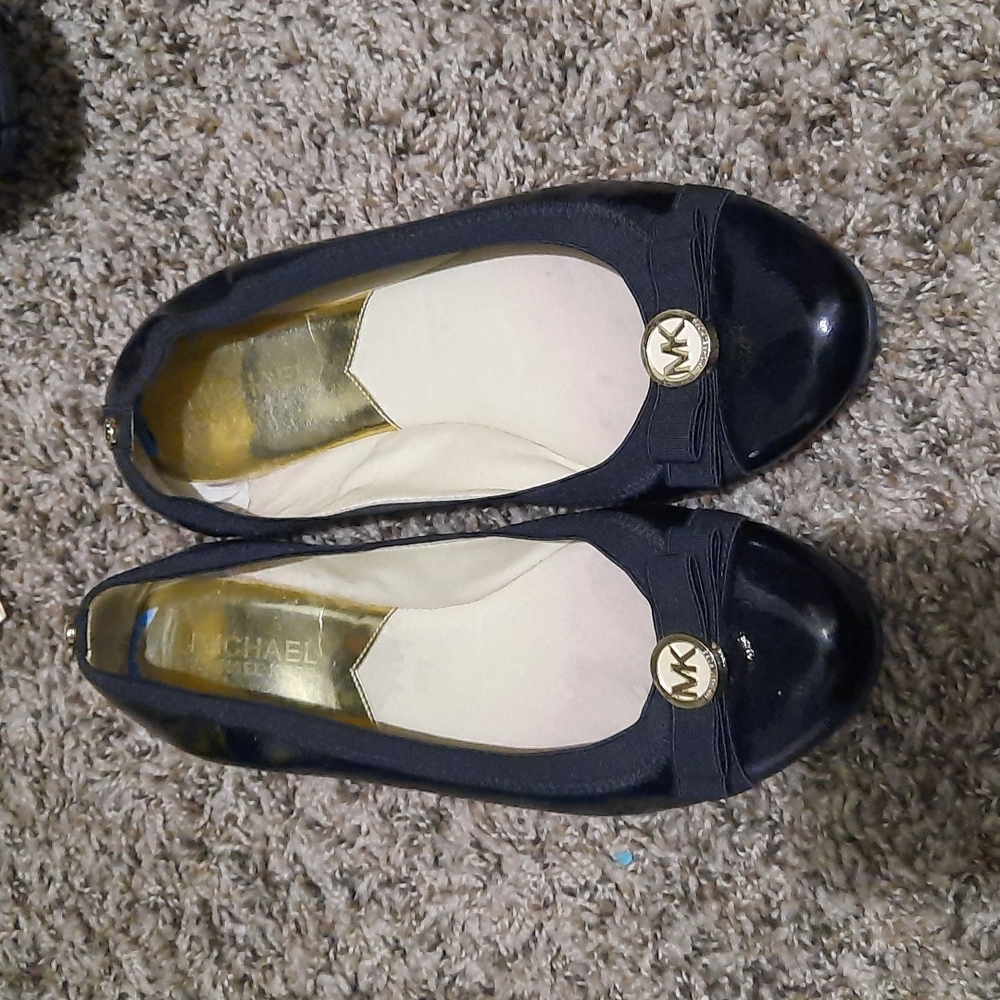Black Michael Kors flats